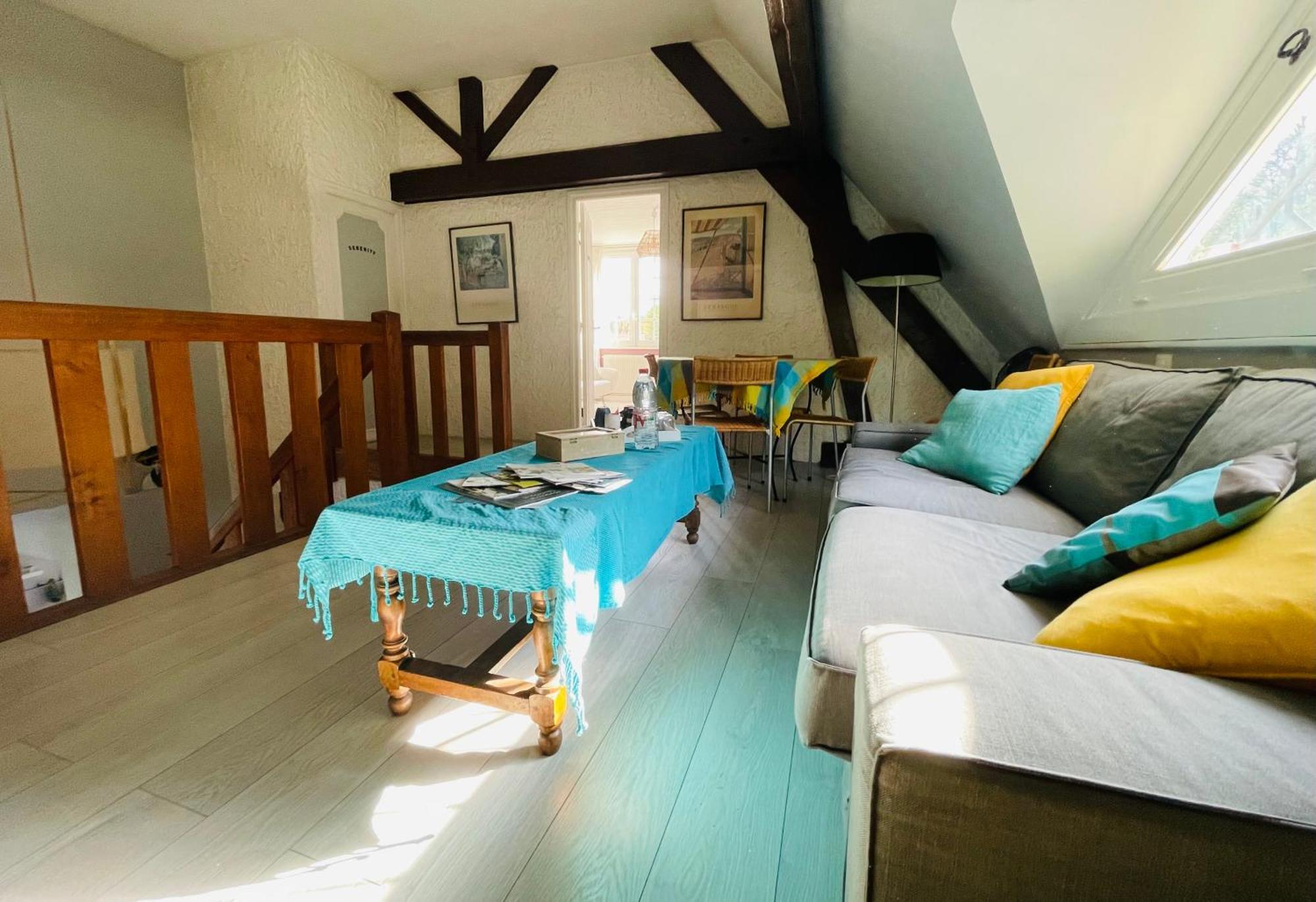 Guest house Ambition Zen Presles 3*