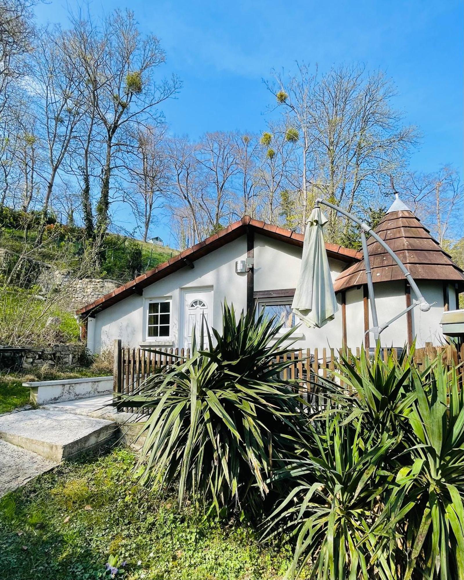 Ambition Zen Presles Guest house 3*