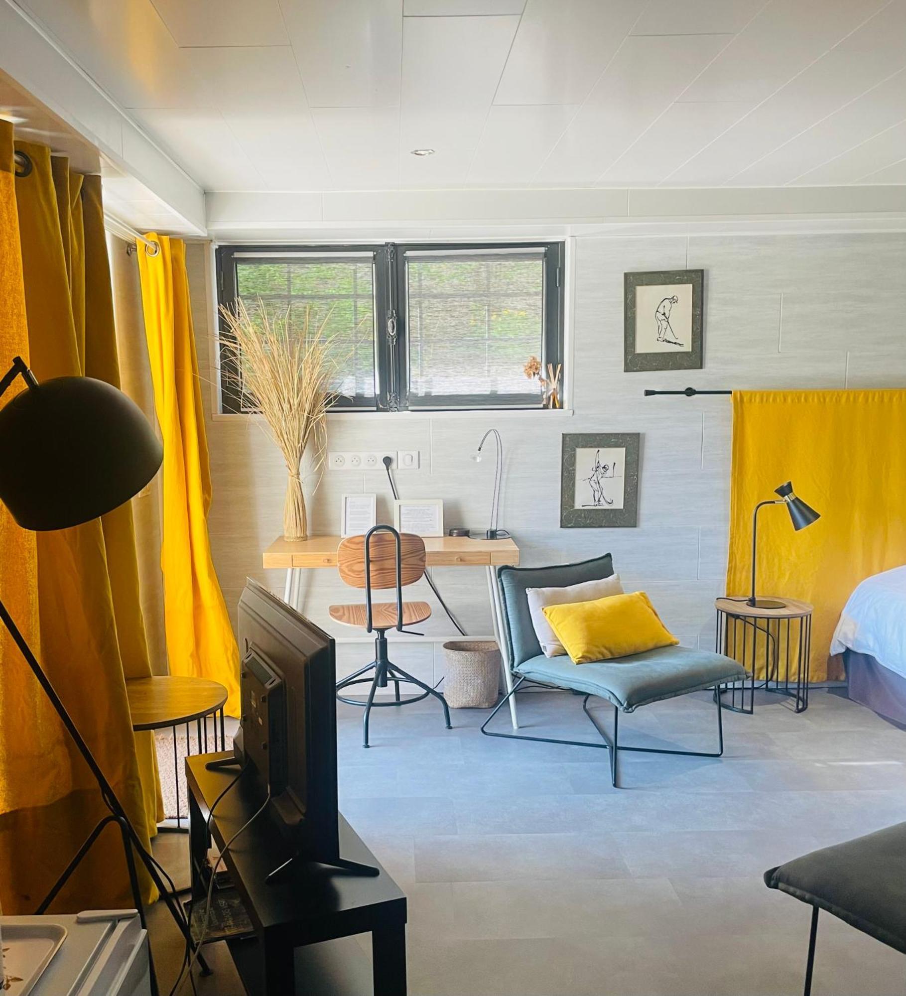 Guest house Ambition Zen Presles 3*