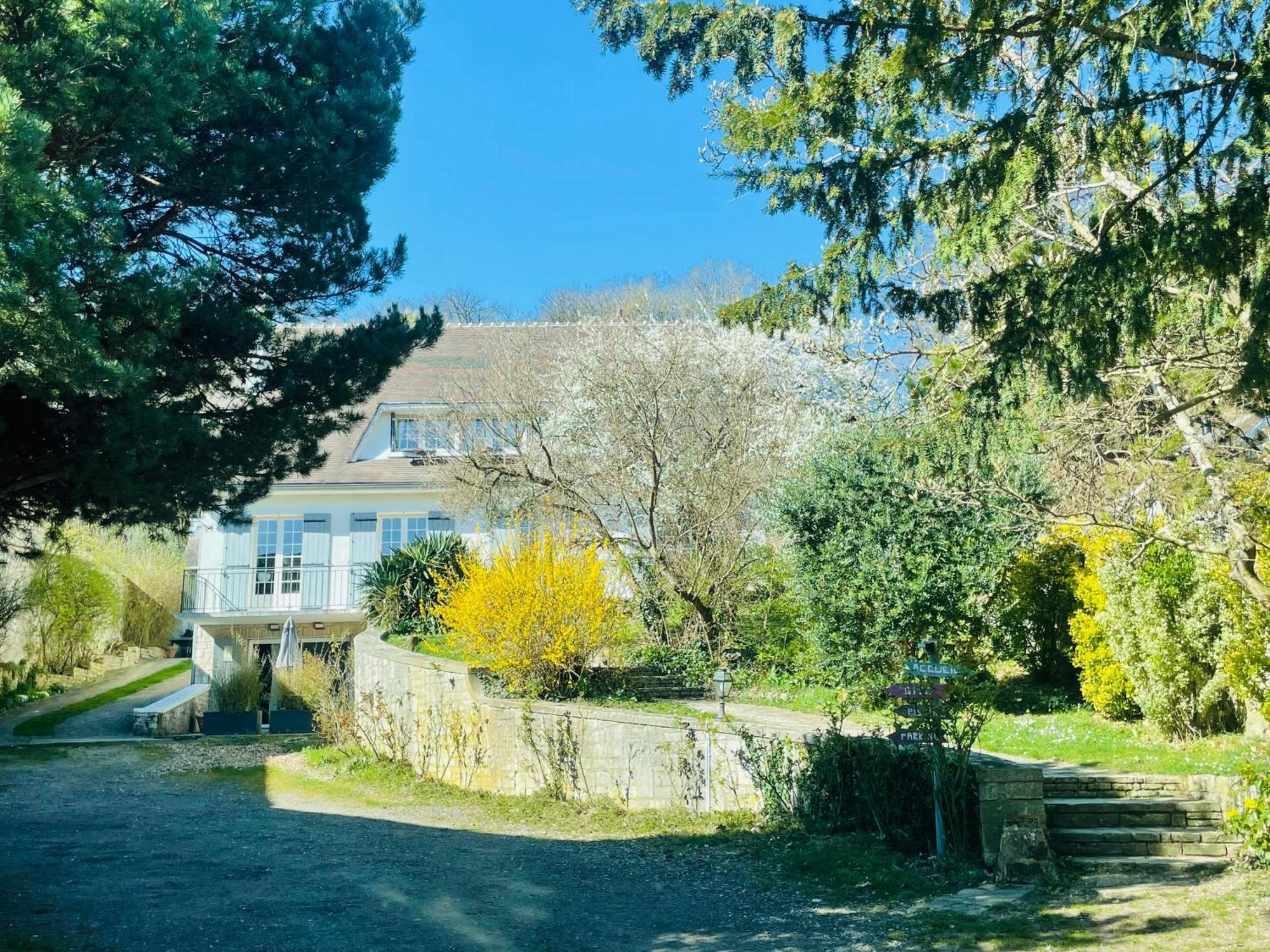 Gasthof Ambition Zen Presles 3*